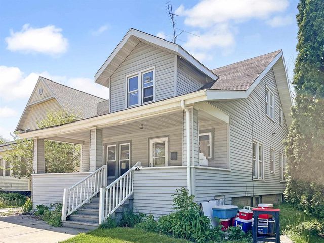 806 E Main Street, Reedsburg, WI 53959