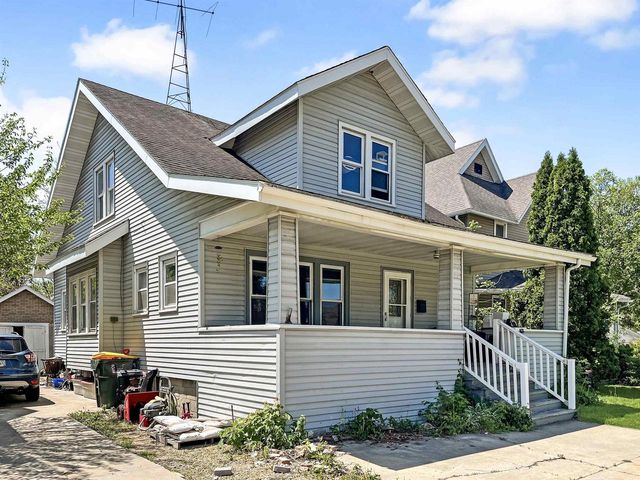 806 E Main Street, Reedsburg, WI 53959