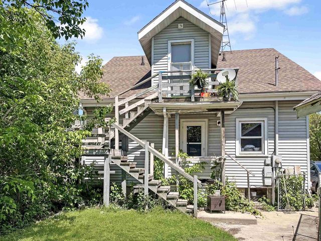 806 E Main Street, Reedsburg, WI 53959