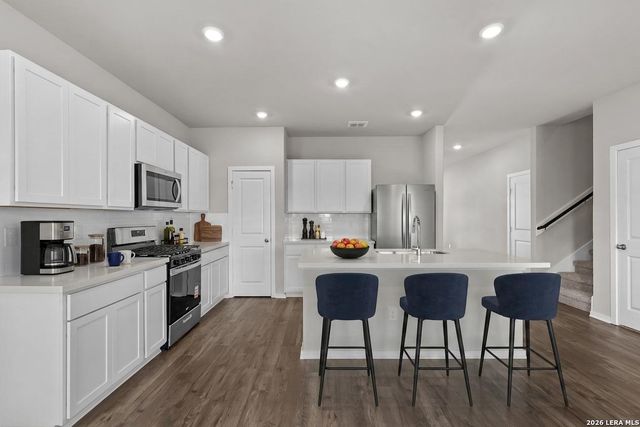 15562 Doublecreek Drive, San Antonio, TX 78253