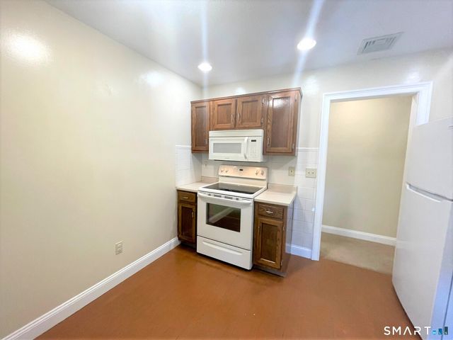 166 Old Brookfield Road 7A5, Danbury, CT 06811