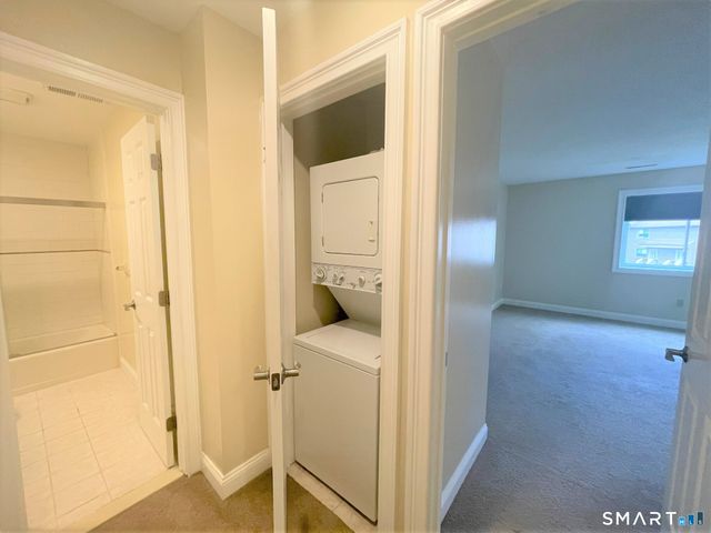 166 Old Brookfield Road 7A5, Danbury, CT 06811