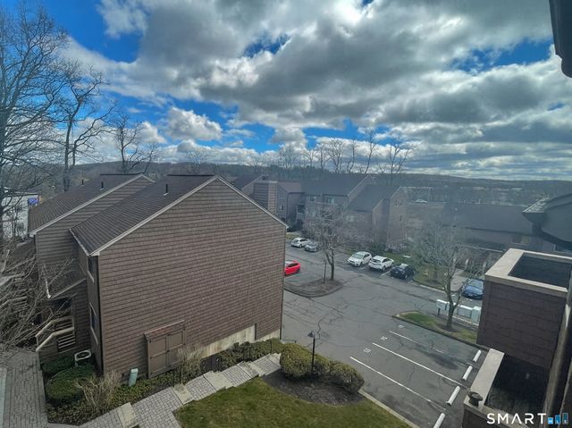 166 Old Brookfield Road 7A5, Danbury, CT 06811