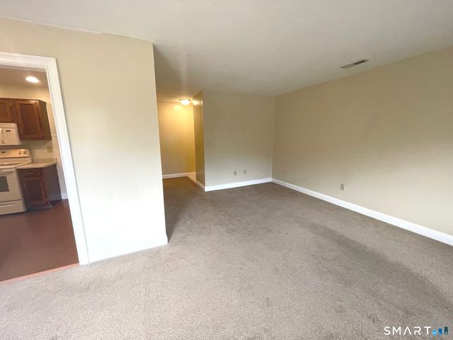 166 Old Brookfield Road 7A5, Danbury, CT 06811