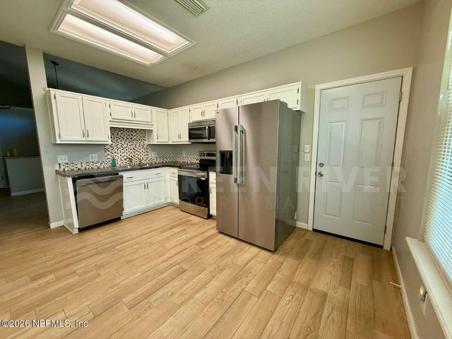 7642 COLLINS RIDGE Boulevard, Jacksonville, FL 32244