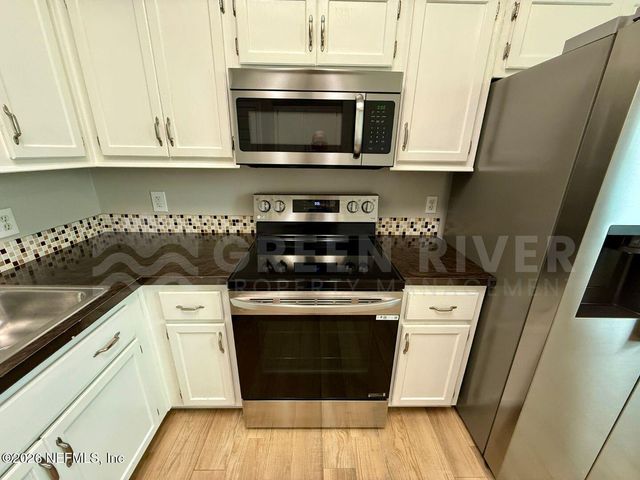 7642 COLLINS RIDGE Boulevard, Jacksonville, FL 32244