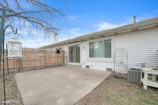 533 Lyon Drive, Buffalo Grove, IL 60089