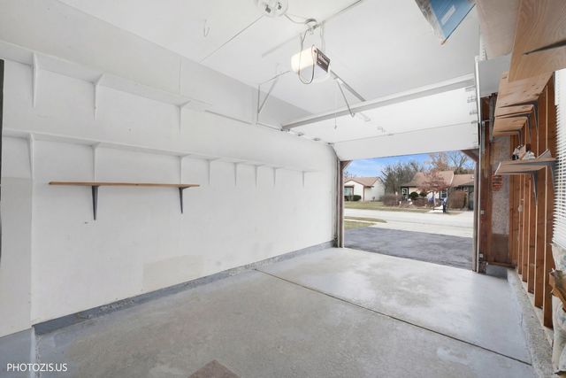 533 Lyon Drive, Buffalo Grove, IL 60089