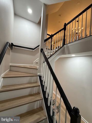 45525 GRAND CENTRAL SQ, Sterling, VA 20166