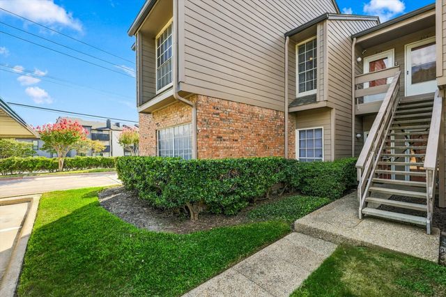 9801 Royal Lane 202, Dallas, TX 75231