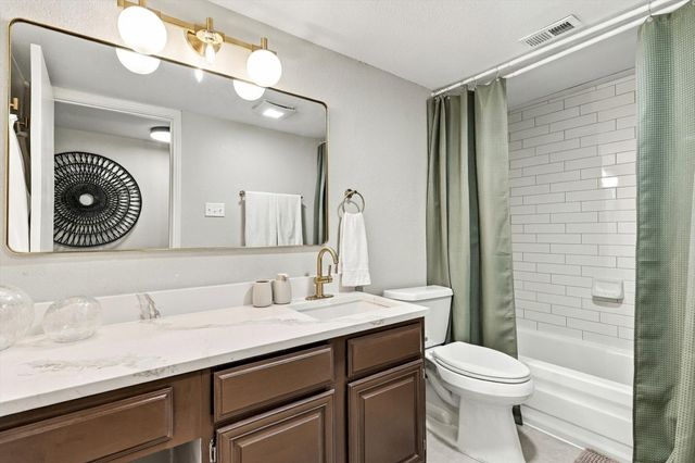 9801 Royal Lane 202, Dallas, TX 75231