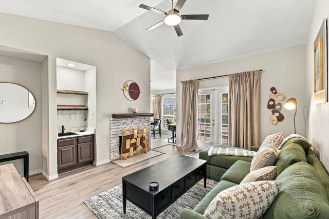 9801 Royal Lane 202, Dallas, TX 75231