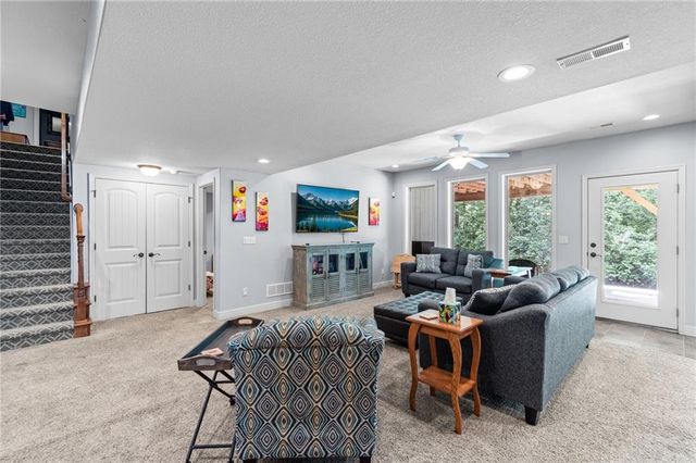 9127 N Evanston Avenue, Kansas City, MO 64157