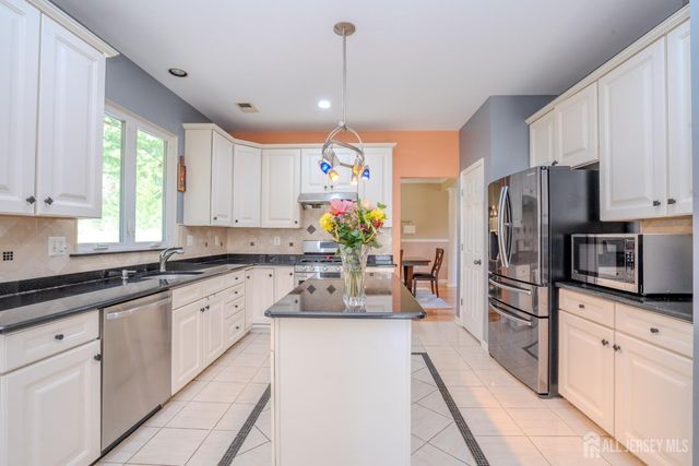 20 Forest Lane, Monroe, NJ 08831