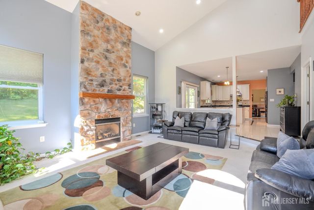 20 Forest Lane, Monroe, NJ 08831