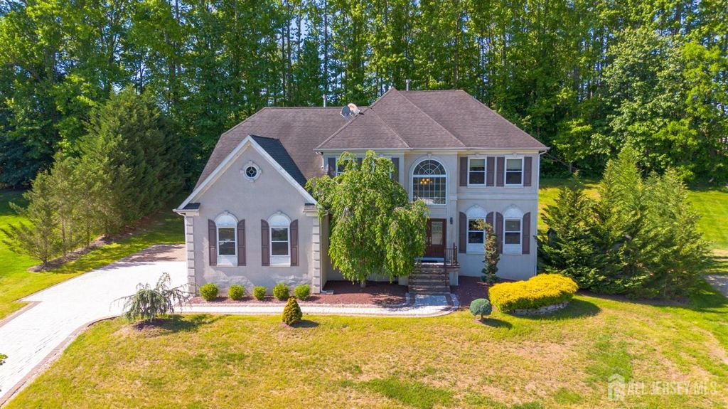 20 Forest Lane, Monroe, NJ 08831