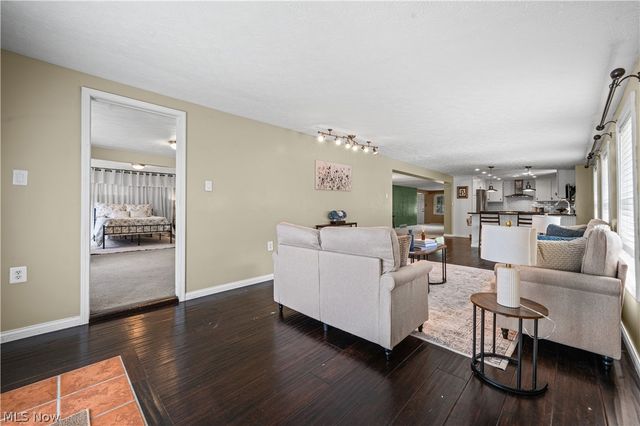 330 Perry Road, Tallmadge, OH 44278