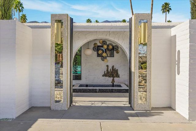 2027 S Toledo Avenue, Palm Springs, CA 92264