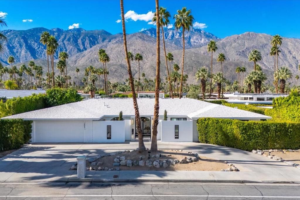 2027 S Toledo Avenue, Palm Springs, CA 92264