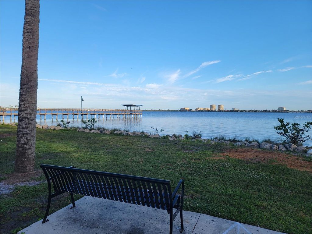 Image 17 of property listing at 516 1ST AVENUE E, Bradenton, FL 34208