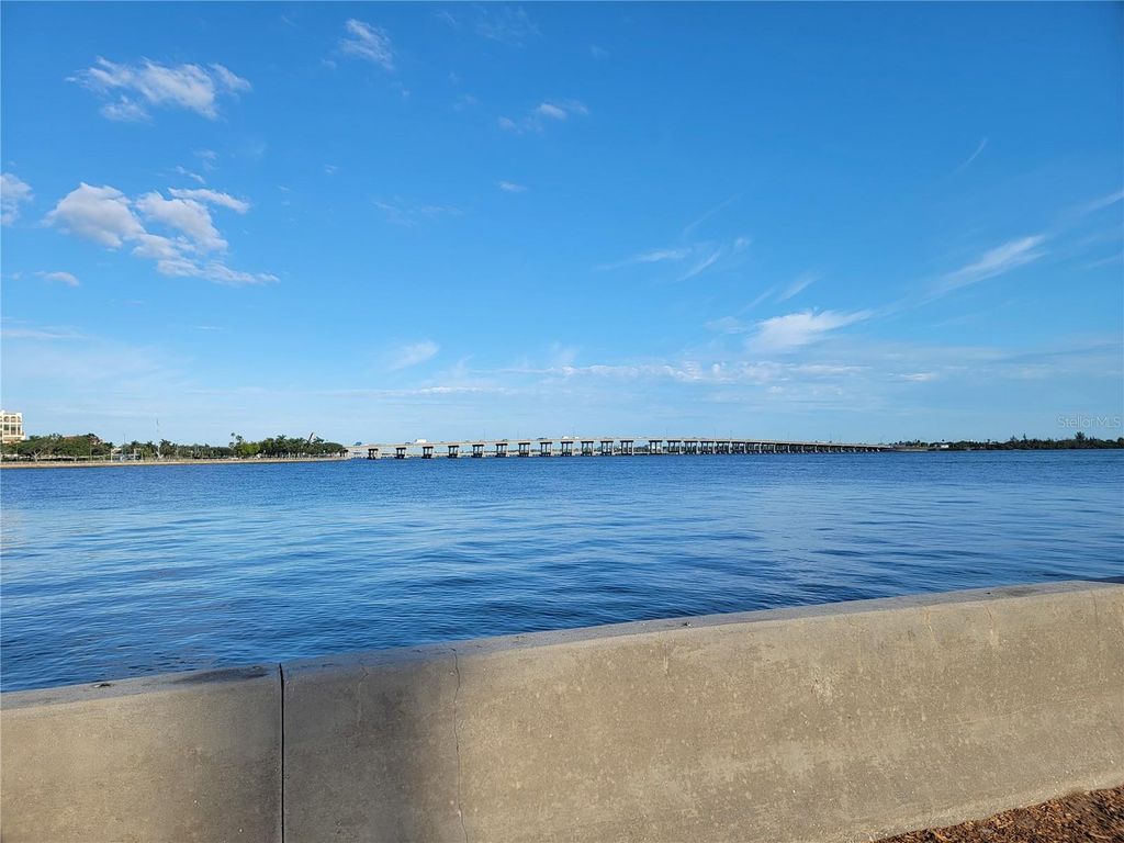 Image 23 of property listing at 516 1ST AVENUE E, Bradenton, FL 34208