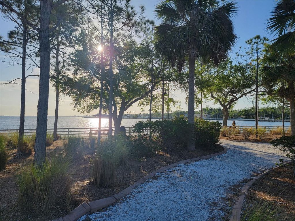 Image 27 of property listing at 516 1ST AVENUE E, Bradenton, FL 34208