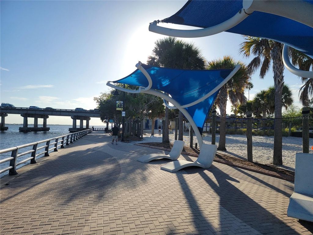 Image 28 of property listing at 516 1ST AVENUE E, Bradenton, FL 34208