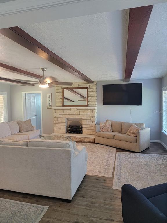 Image 39 of property listing at 516 1ST AVENUE E, Bradenton, FL 34208