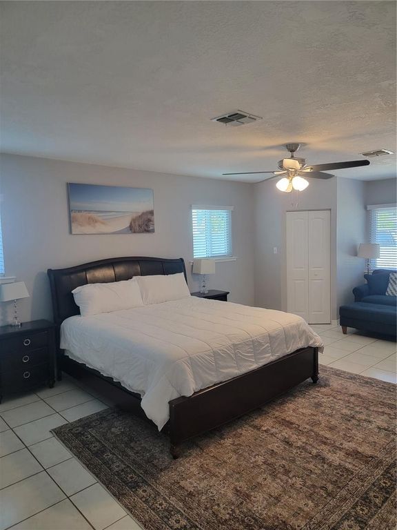 Image 43 of property listing at 516 1ST AVENUE E, Bradenton, FL 34208