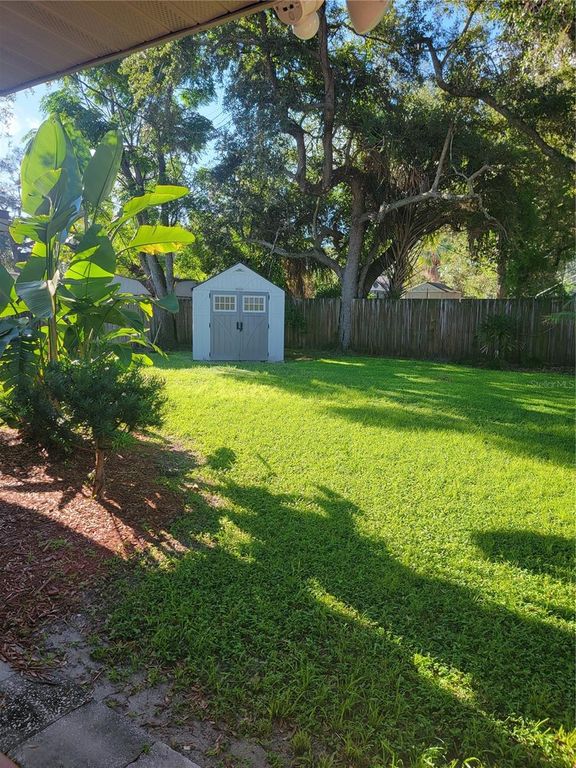 Image 49 of property listing at 516 1ST AVENUE E, Bradenton, FL 34208