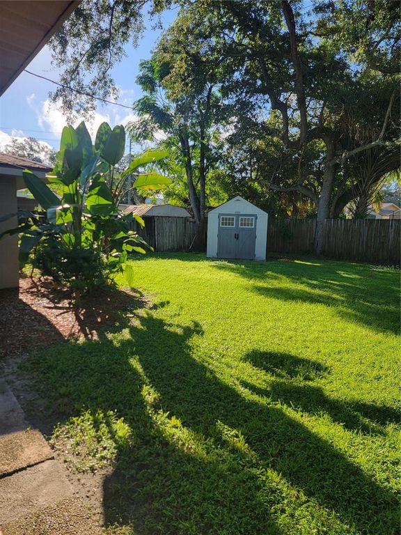 Image 53 of property listing at 516 1ST AVENUE E, Bradenton, FL 34208