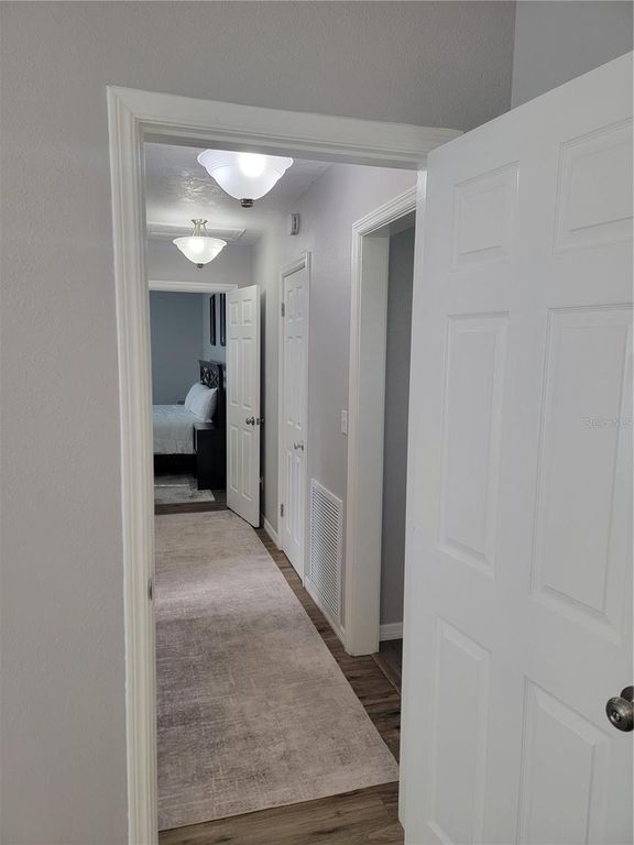 Image 59 of property listing at 516 1ST AVENUE E, Bradenton, FL 34208