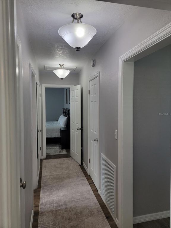 Image 60 of property listing at 516 1ST AVENUE E, Bradenton, FL 34208