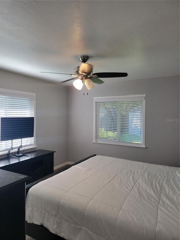 Image 64 of property listing at 516 1ST AVENUE E, Bradenton, FL 34208