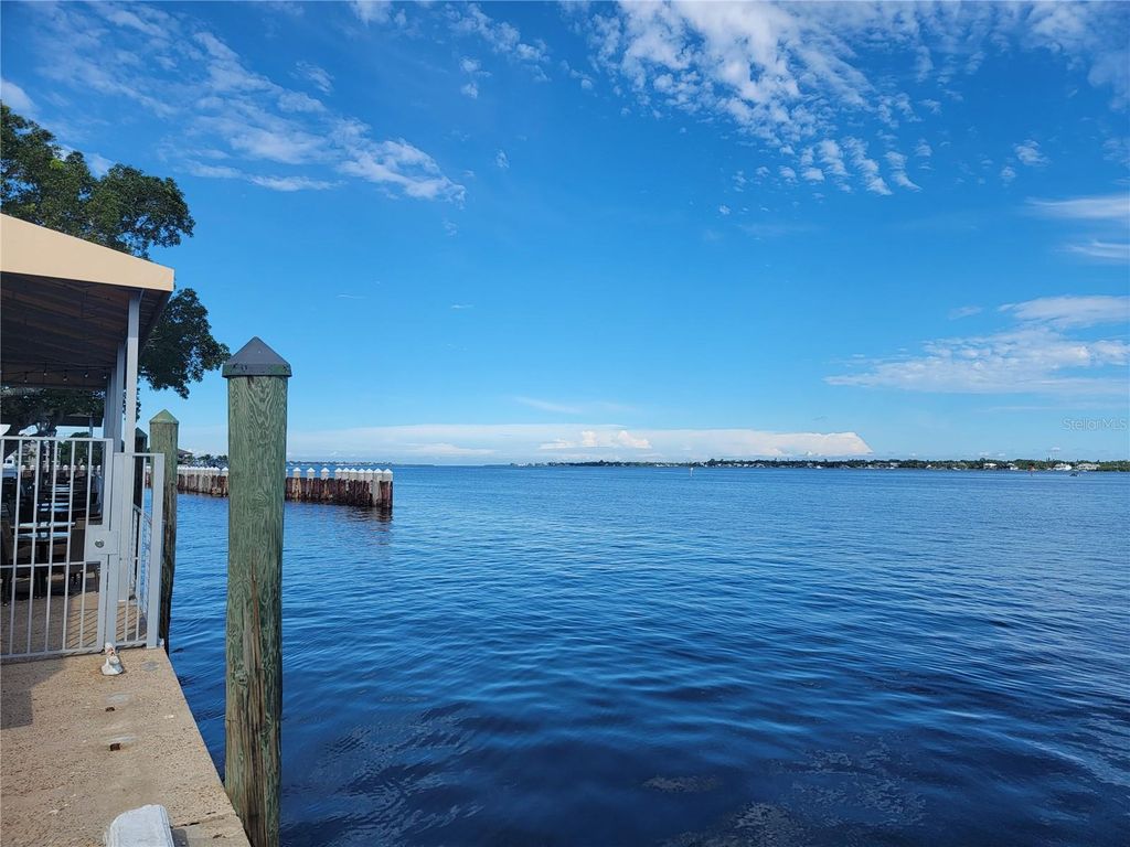 Image 67 of property listing at 516 1ST AVENUE E, Bradenton, FL 34208