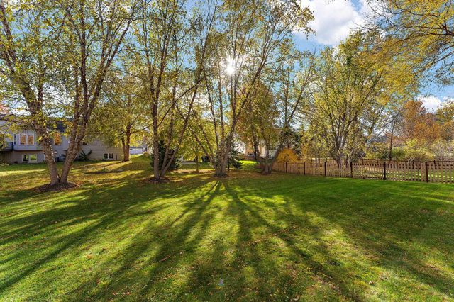 2430 Golf Drive, Woodbury, MN 55129