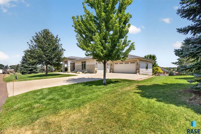3001 W Old Yankton Rd Road, Sioux Falls, SD 57108