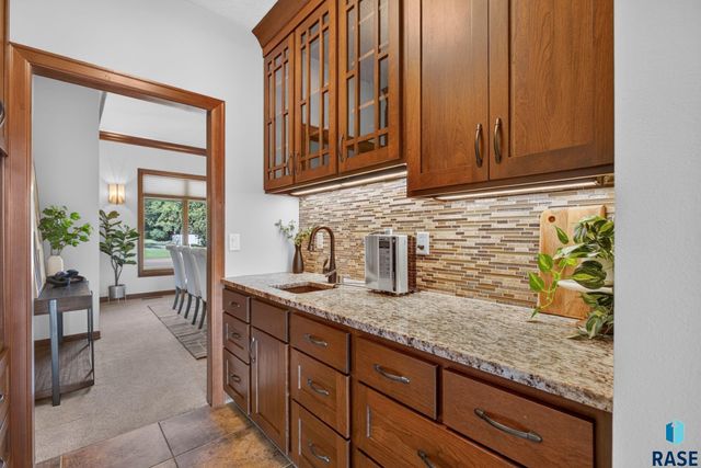 3001 W Old Yankton Rd Road, Sioux Falls, SD 57108