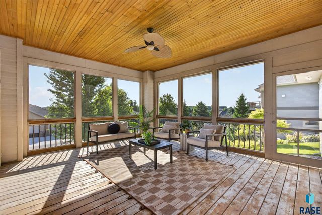 3001 W Old Yankton Rd Road, Sioux Falls, SD 57108
