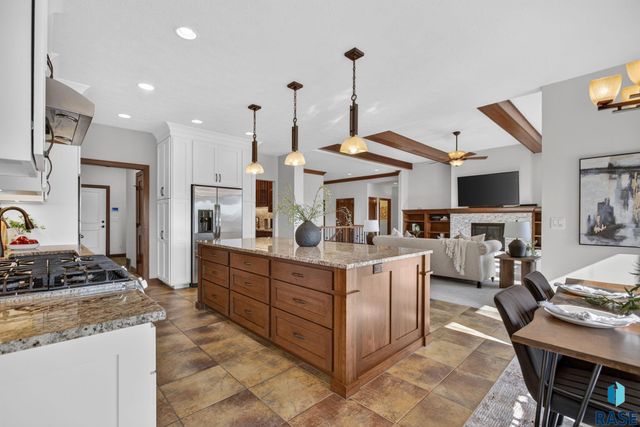 3001 W Old Yankton Rd Road, Sioux Falls, SD 57108