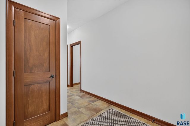 3001 W Old Yankton Rd Road, Sioux Falls, SD 57108