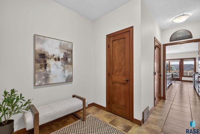 3001 W Old Yankton Rd Road, Sioux Falls, SD 57108