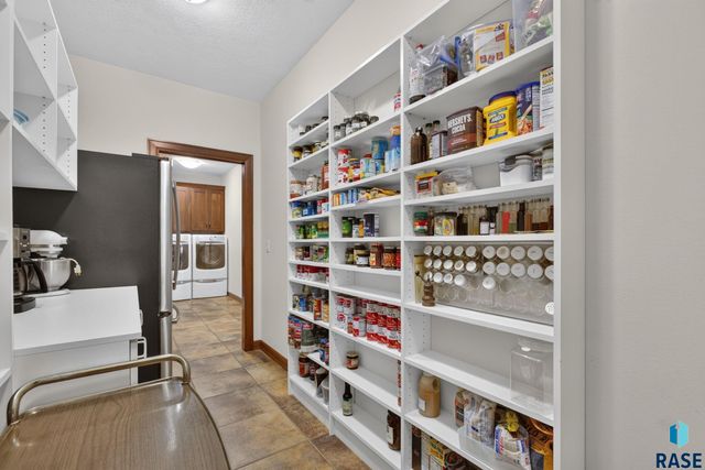 3001 W Old Yankton Rd Road, Sioux Falls, SD 57108