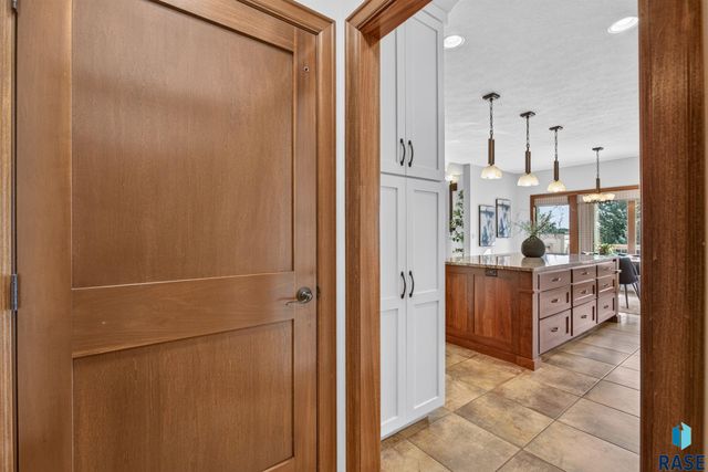 3001 W Old Yankton Rd Road, Sioux Falls, SD 57108