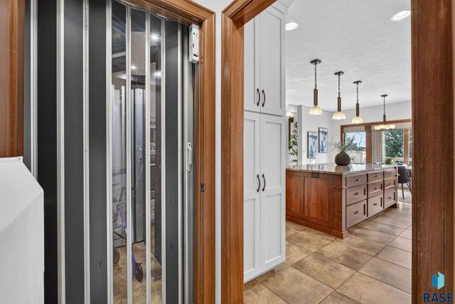 3001 W Old Yankton Rd Road, Sioux Falls, SD 57108