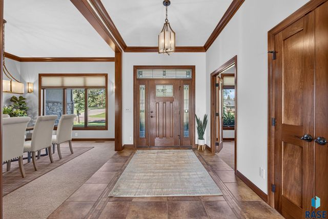 3001 W Old Yankton Rd Road, Sioux Falls, SD 57108