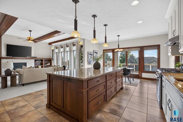 3001 W Old Yankton Rd Road, Sioux Falls, SD 57108