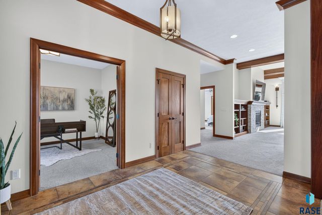 3001 W Old Yankton Rd Road, Sioux Falls, SD 57108