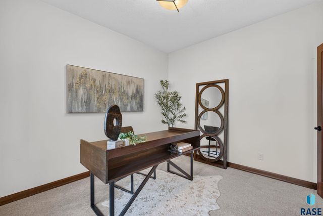 3001 W Old Yankton Rd Road, Sioux Falls, SD 57108