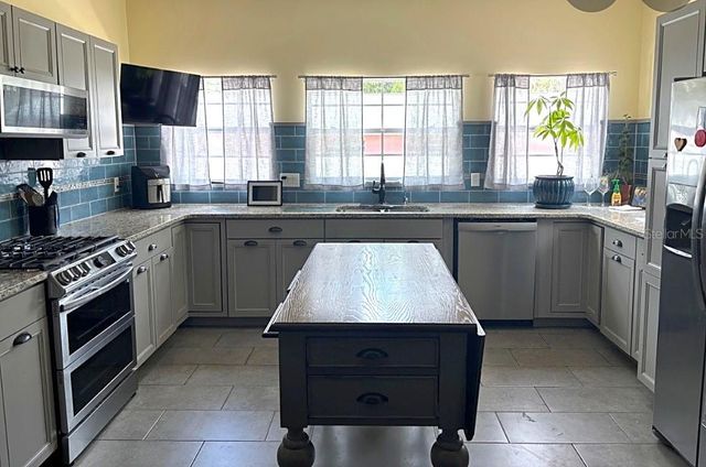 1510 SANFORD AVE, Sanford, FL 32771